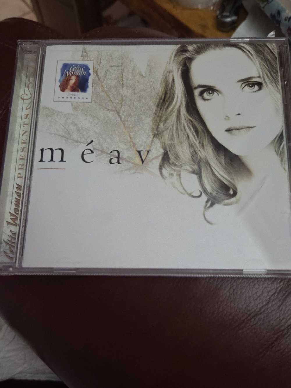 IC COLLECTION White and Gold Méav CD Artwork